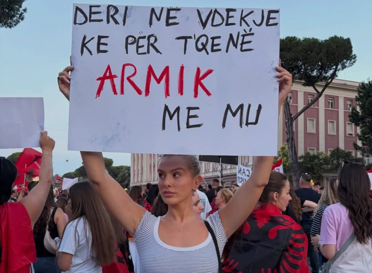 ‘Më duhen 20 mijë euro në muaj’, Dea Vieri shpall Ramën armik përjetë, Rizarta Hoxha mëson emrin e Presidentit. Dea Mishel bën zbulimin: Jam budallaqe