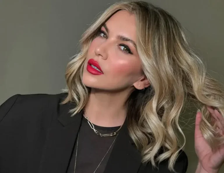 Leonora Jakupi thyen rregullin e saj, shfaqet publikisht me partnerin pas 15 vitesh lidhje (Foto)
